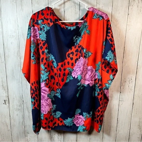 Reversible flowy blouse. Red, blue , pink and green top - Picture 1 of 7